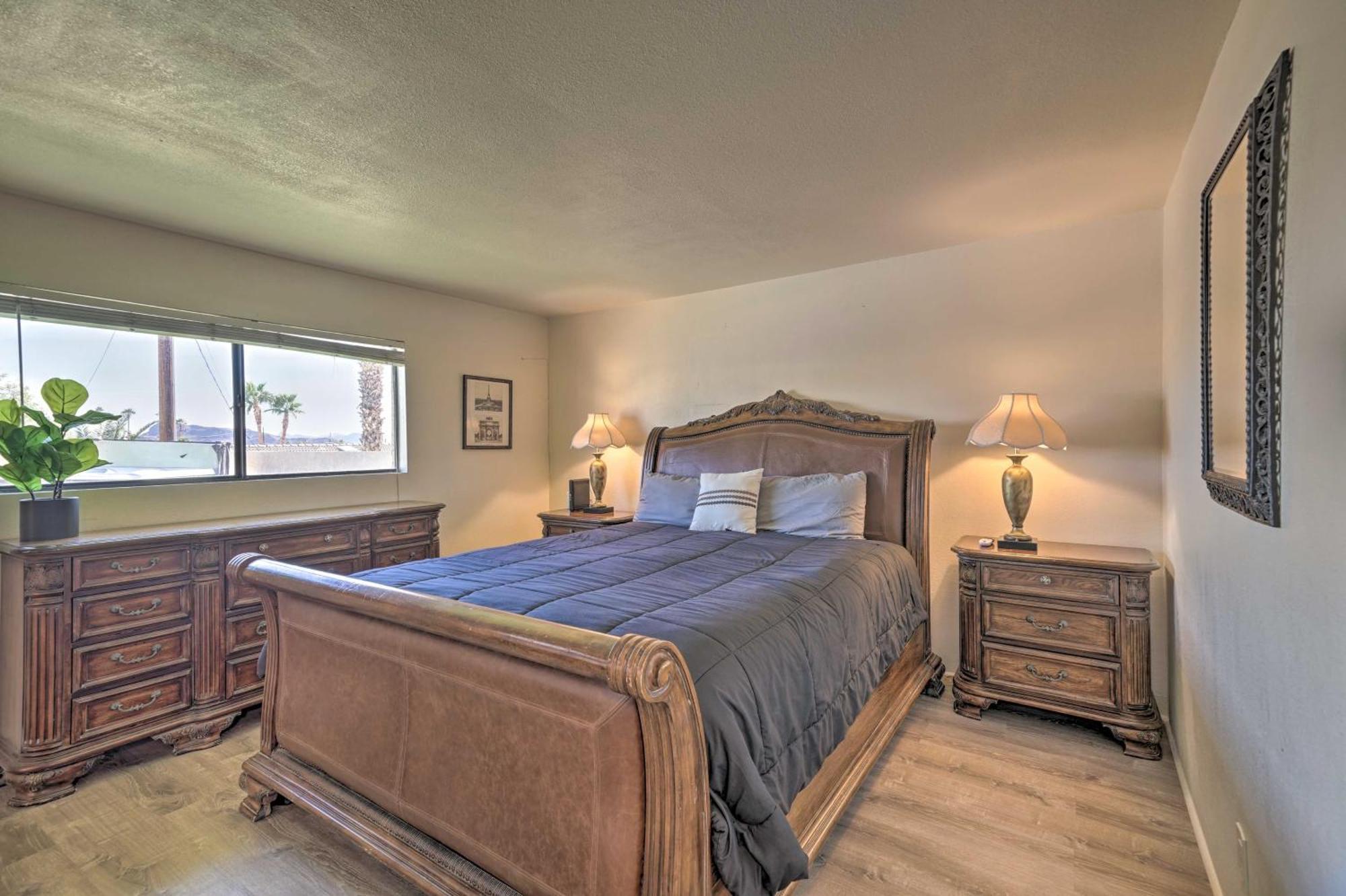 Havasu Gem With Putting And Pool Table *