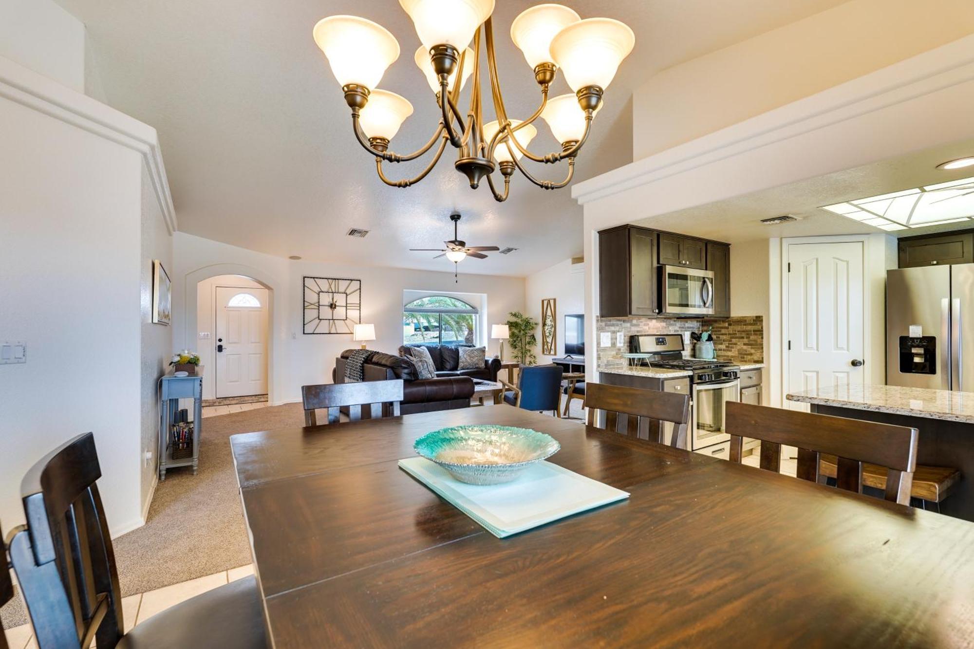 Havasu With Private Pool Near London Bridge Holiday home *