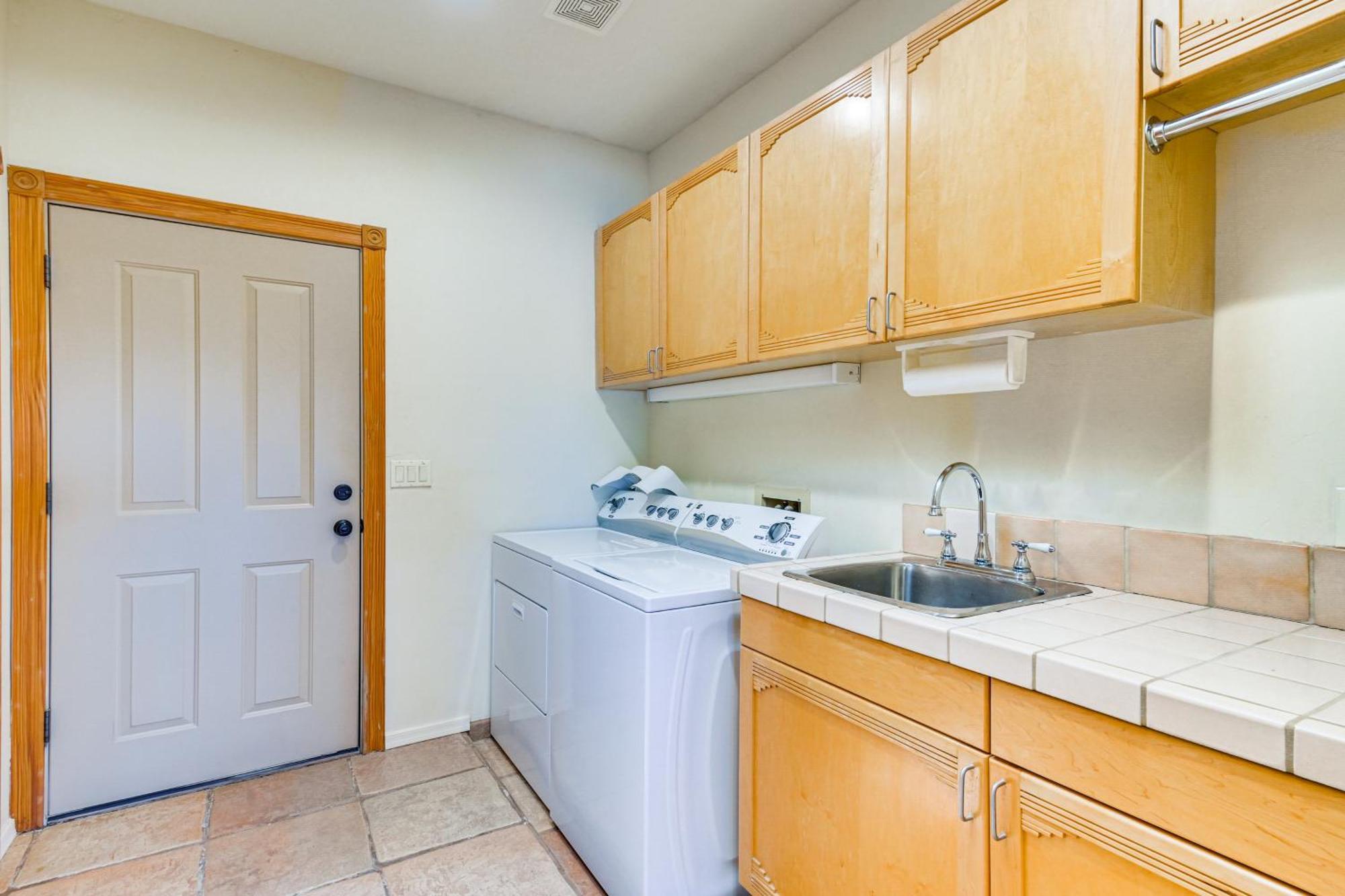 Havasu Gem Pool And Hot Tub, Near Boating Holiday home Lake Havasu City