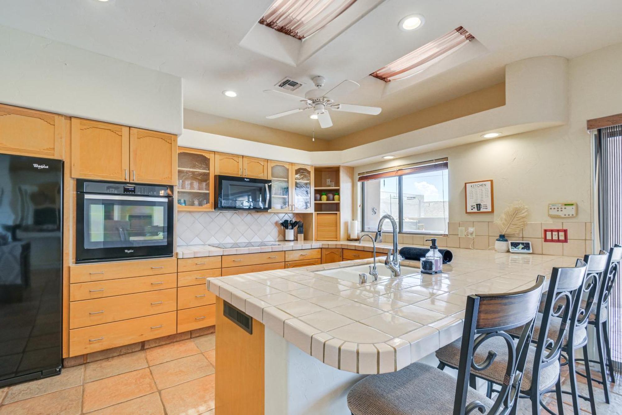 Havasu Gem Pool And Hot Tub, Near Boating Holiday home