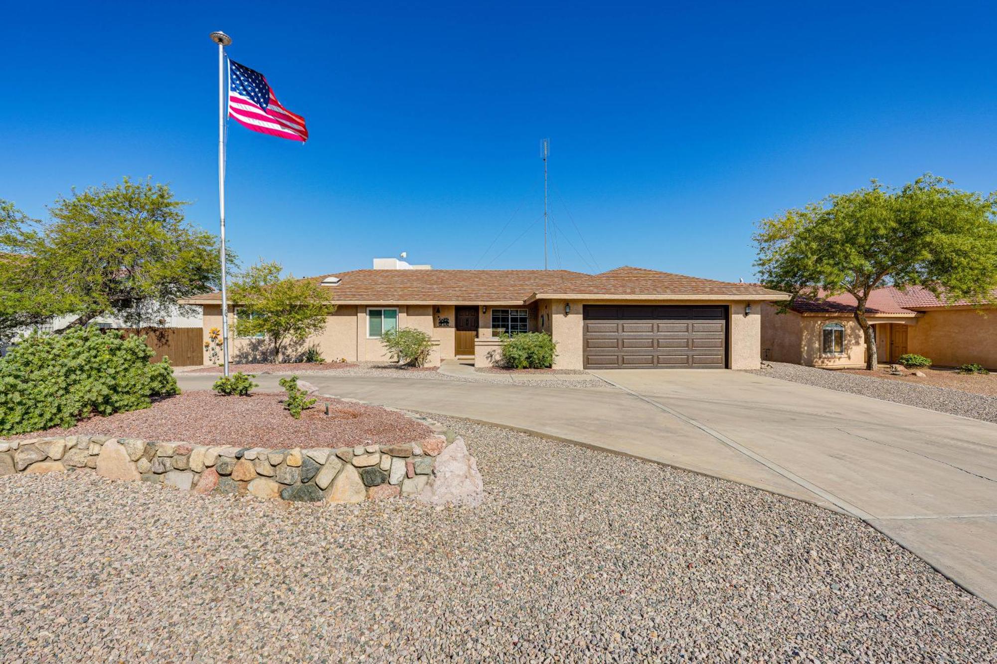 Havasu With Covered Patio, Grill And Views! Holiday home *