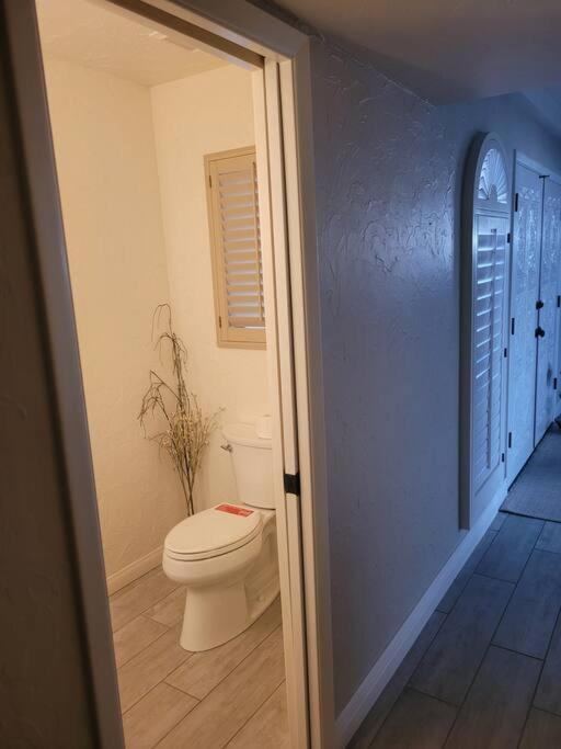 Golf Course Retreat - Olympic Style Pool, Many Games, Luxury Spa, 6 Bathrooms! Lake Havasu City