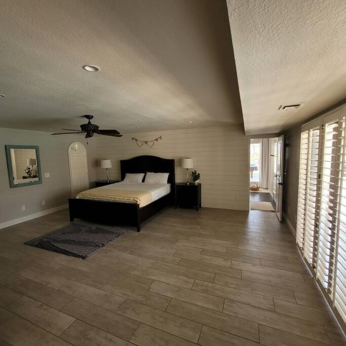 Golf Course Retreat - Olympic Style Pool, Many Games, Luxury Spa, 6 Bathrooms! * Lake Havasu City