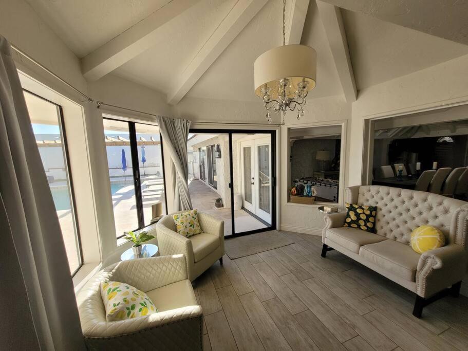 Golf Course Retreat - Olympic Style Pool, Many Games, Luxury Spa, 6 Bathrooms! Holiday home