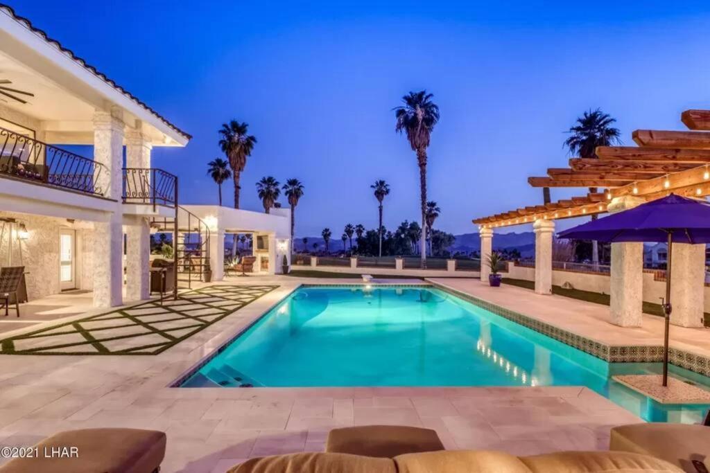 Golf Course Retreat - Olympic Style Pool, Many Games, Luxury Spa, 6 Bathrooms! Lake Havasu City