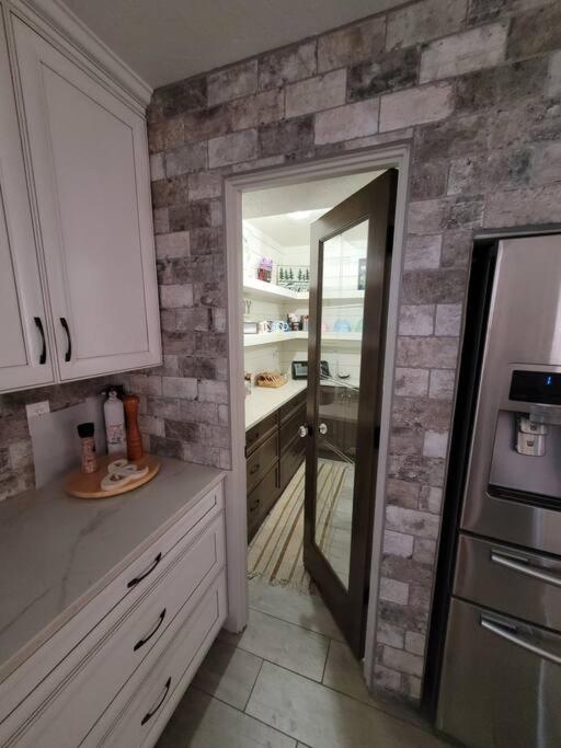 Golf Course Retreat - Olympic Style Pool, Many Games, Luxury Spa, 6 Bathrooms! Lake Havasu City