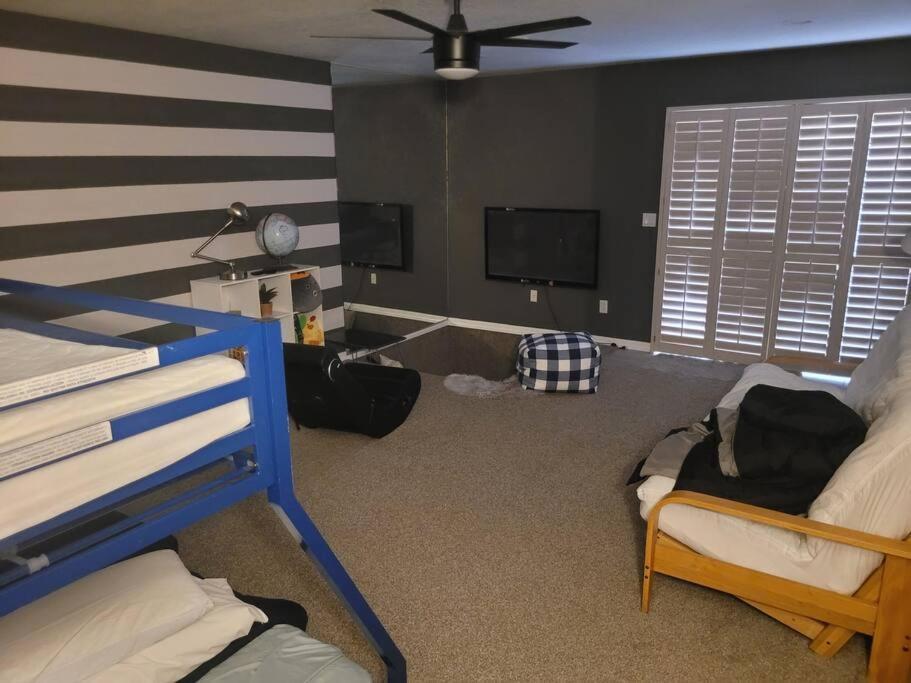 Golf Course Retreat - Olympic Style Pool, Many Games, Luxury Spa, 6 Bathrooms!