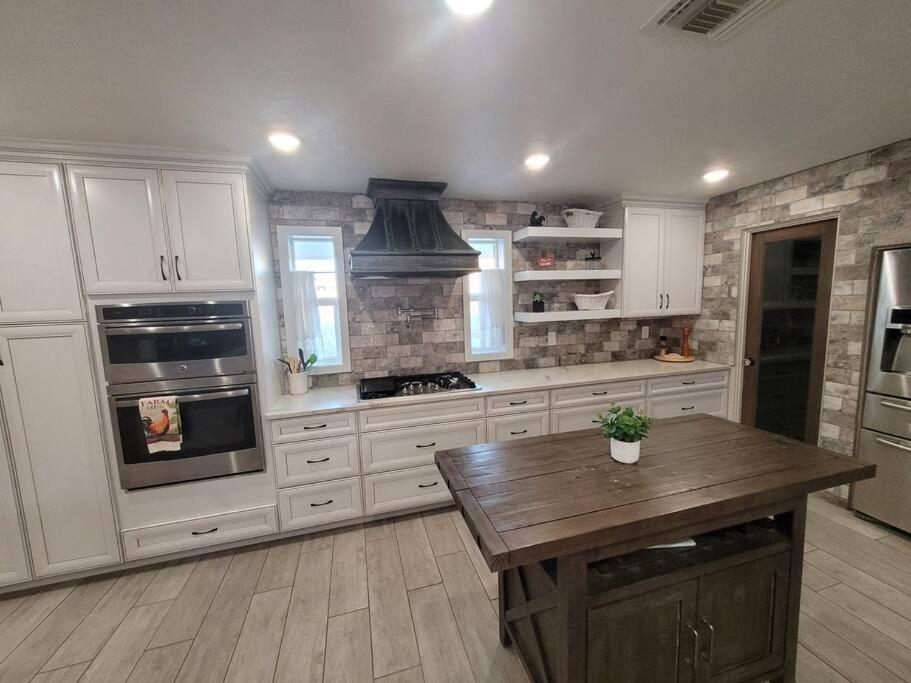 Golf Course Retreat - Olympic Style Pool, Many Games, Luxury Spa, 6 Bathrooms! * Lake Havasu City