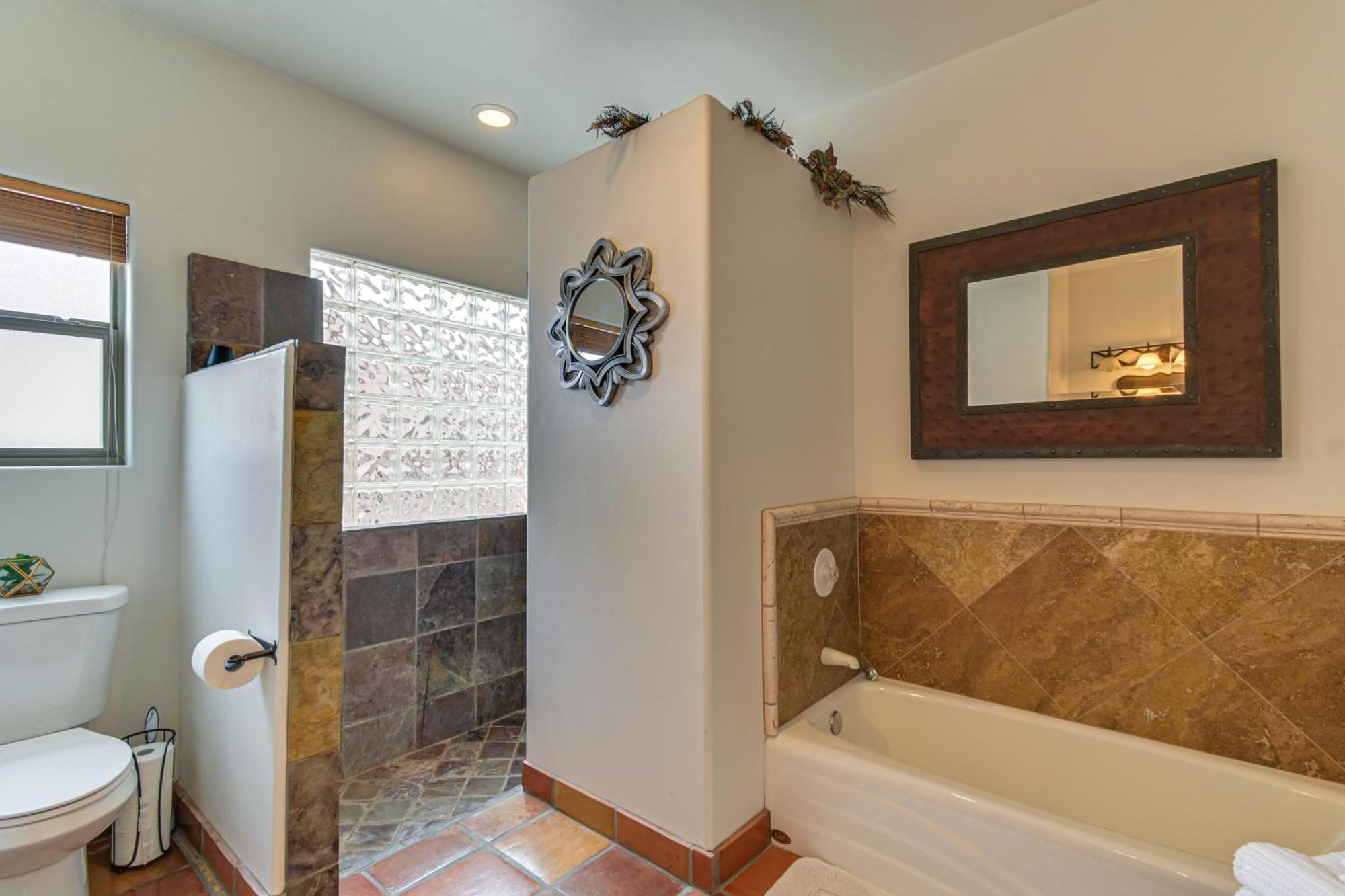Havasu Private Pool, Spa, And Grills