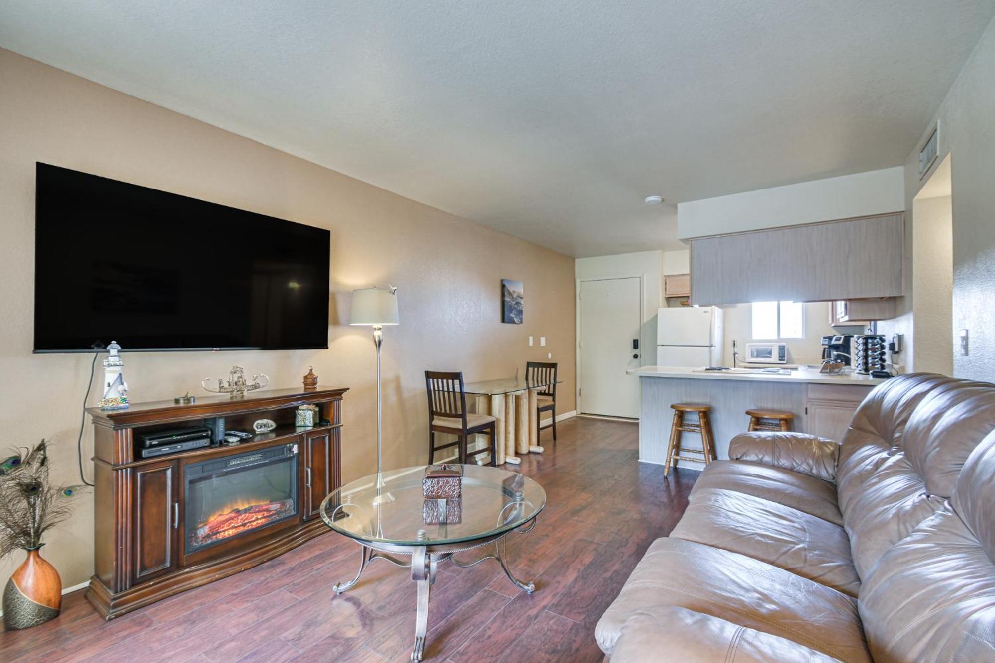 In Havasu With Balcony! Apartment Lake Havasu City