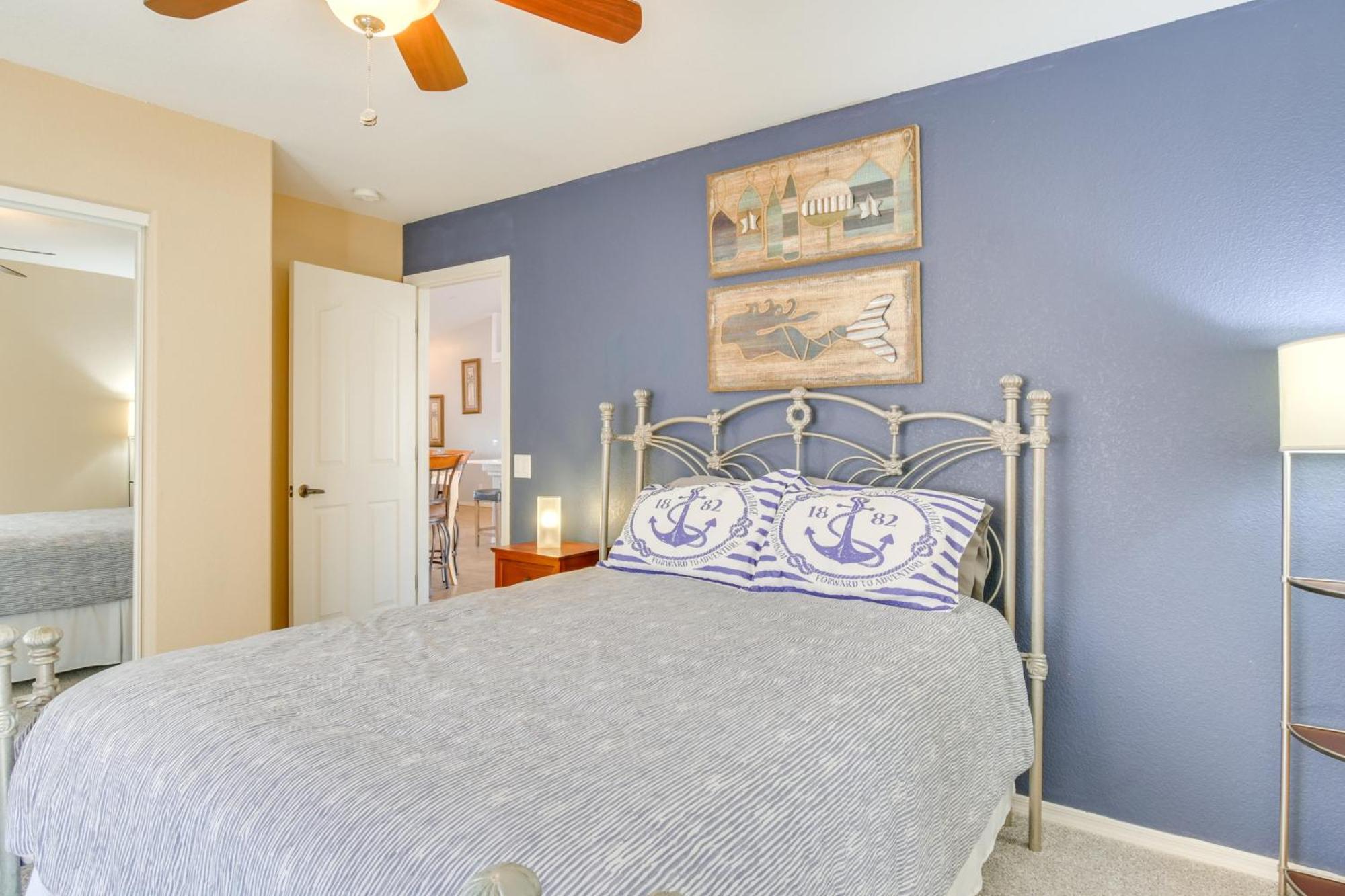 Havasu Heated Pool, 4 Mi To Beach! Holiday home Lake Havasu City