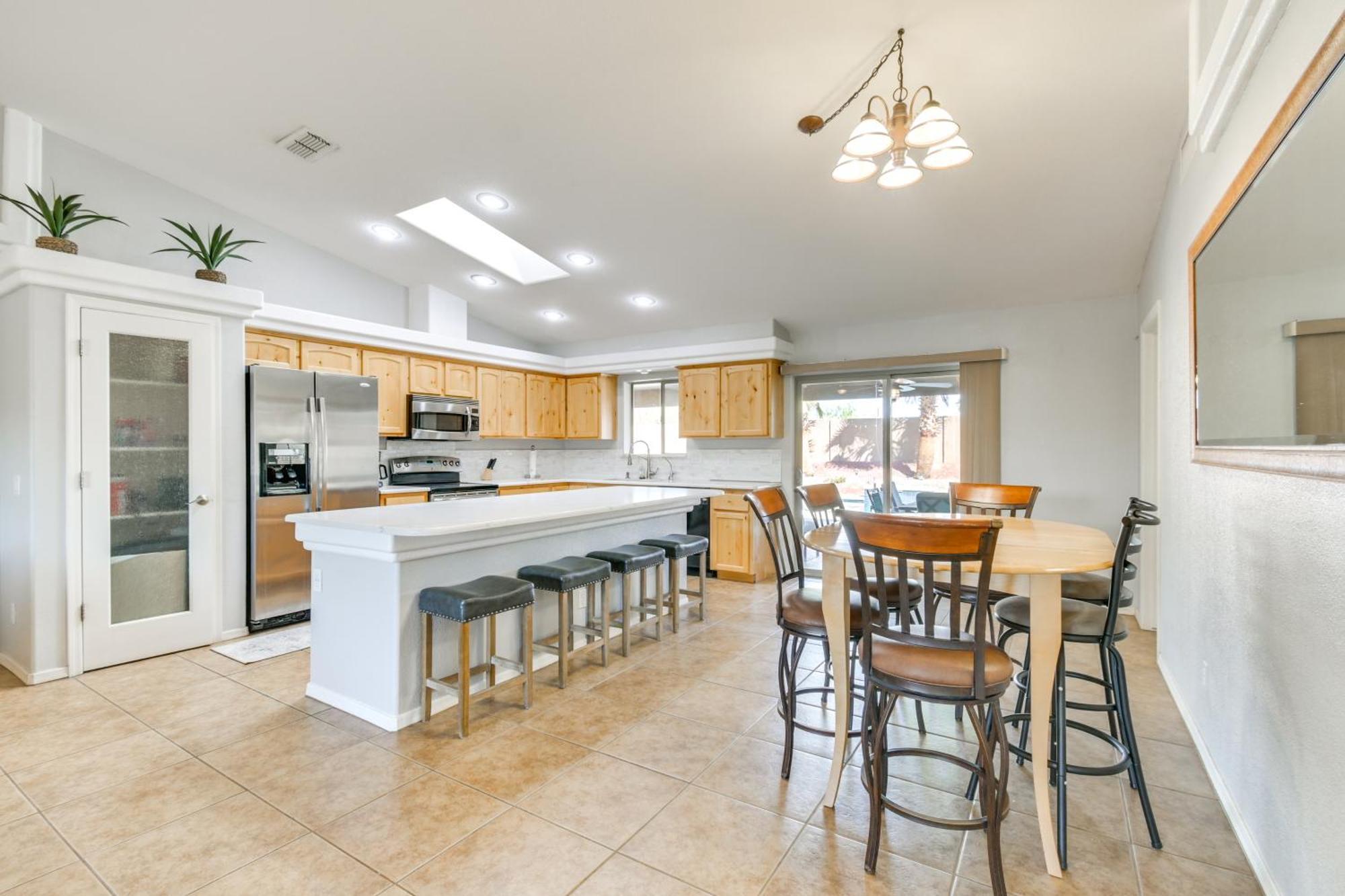 Havasu Heated Pool, 4 Mi To Beach! Holiday home Lake Havasu City