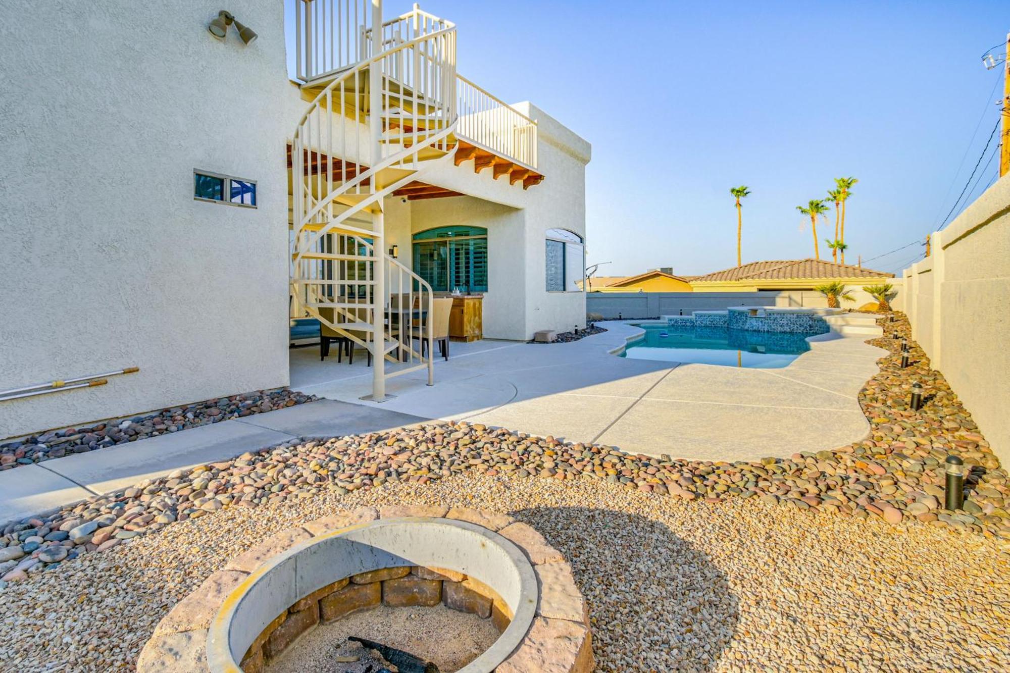 Luxe Havasu Getaway With Pool And Rooftop Deck Holiday home