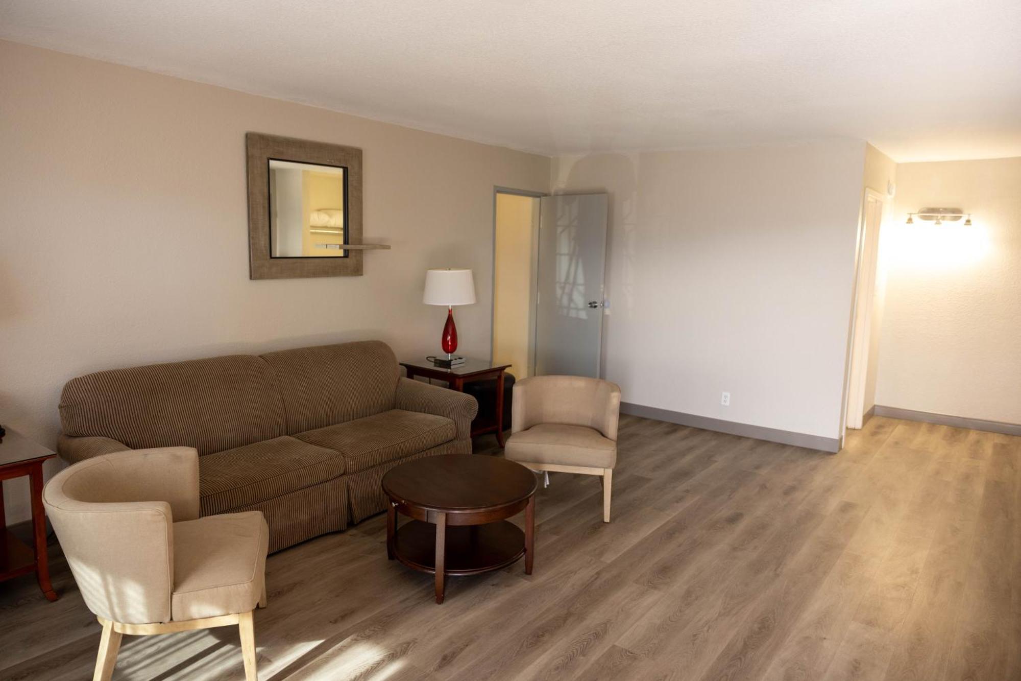 Quality & Havasu Hotel 2*