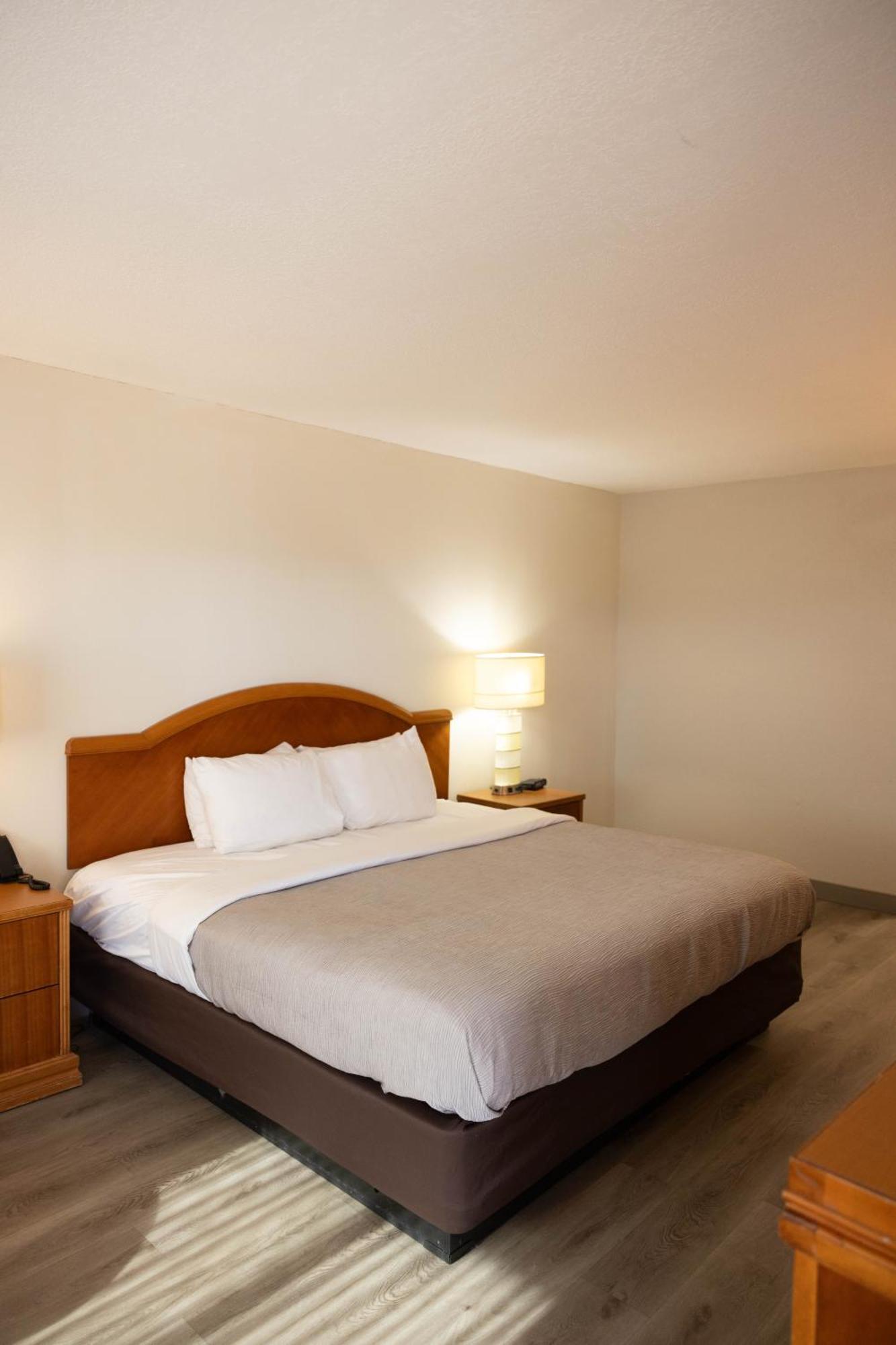 Quality & Havasu Hotel