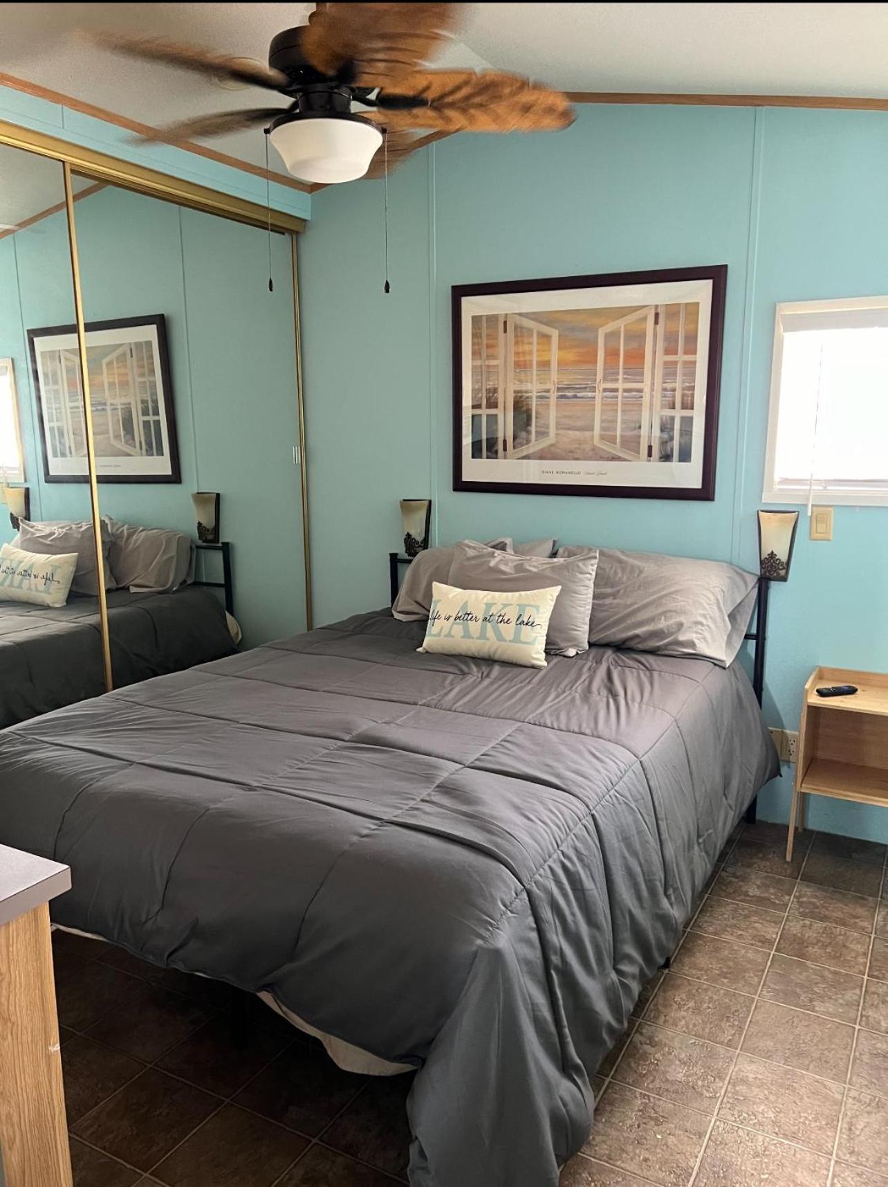 Sam's Beachcomber Beauty, Front Row, Gorgeous Views! #222 Holiday home *