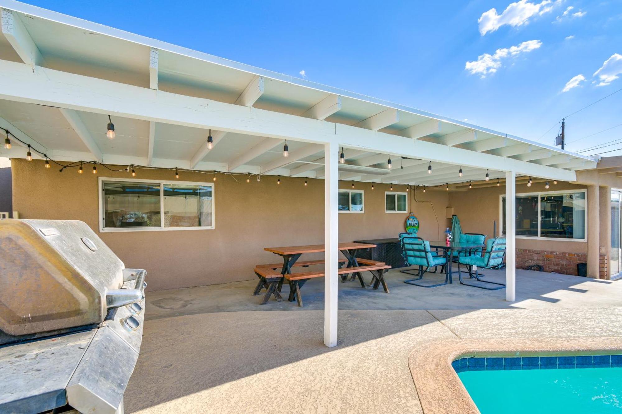 Holiday home Havasu Heated Pool, 1 Mi To And Town Lake Havasu City