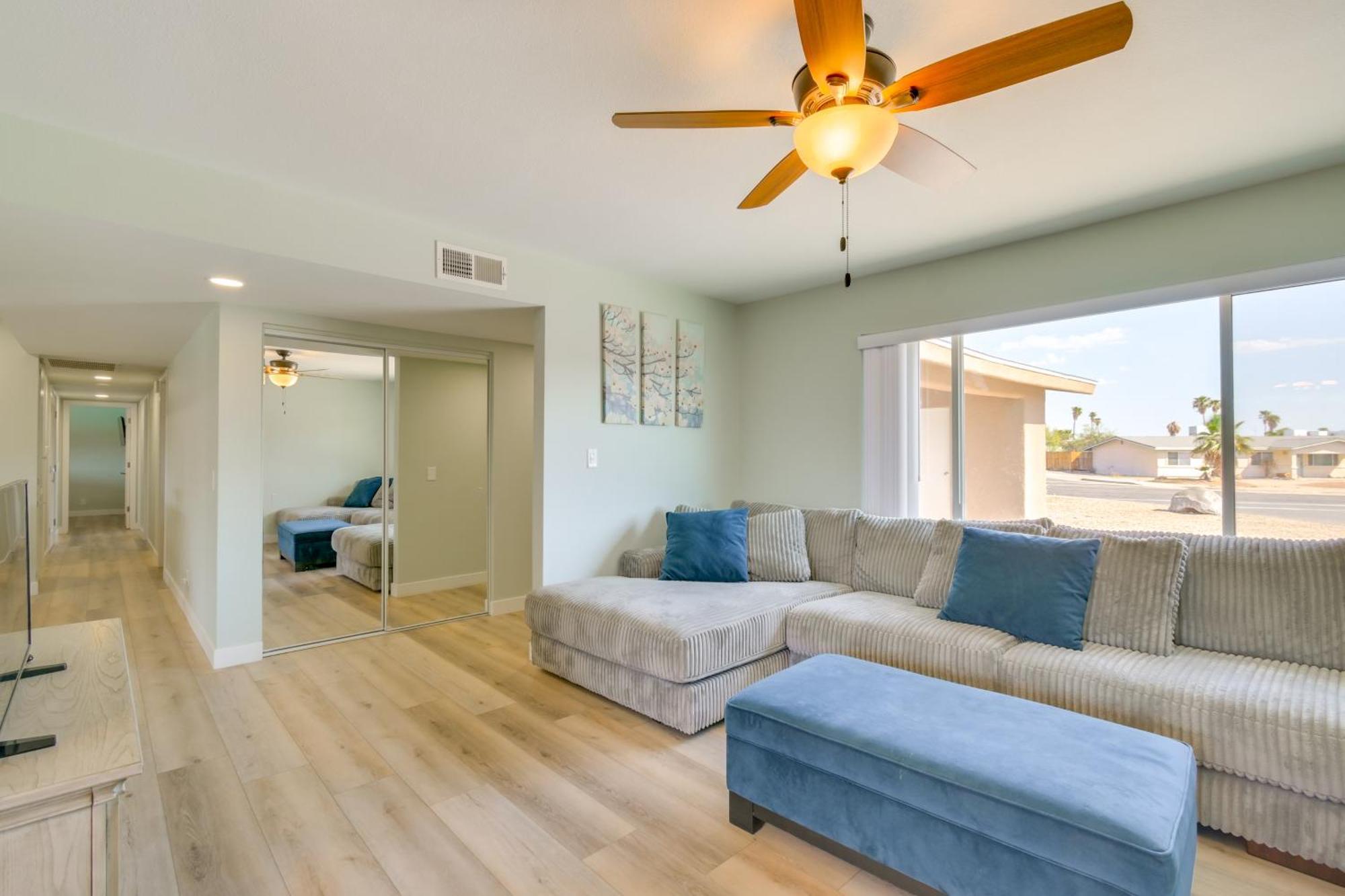 Havasu Heated Pool, 1 Mi To And Town Holiday home