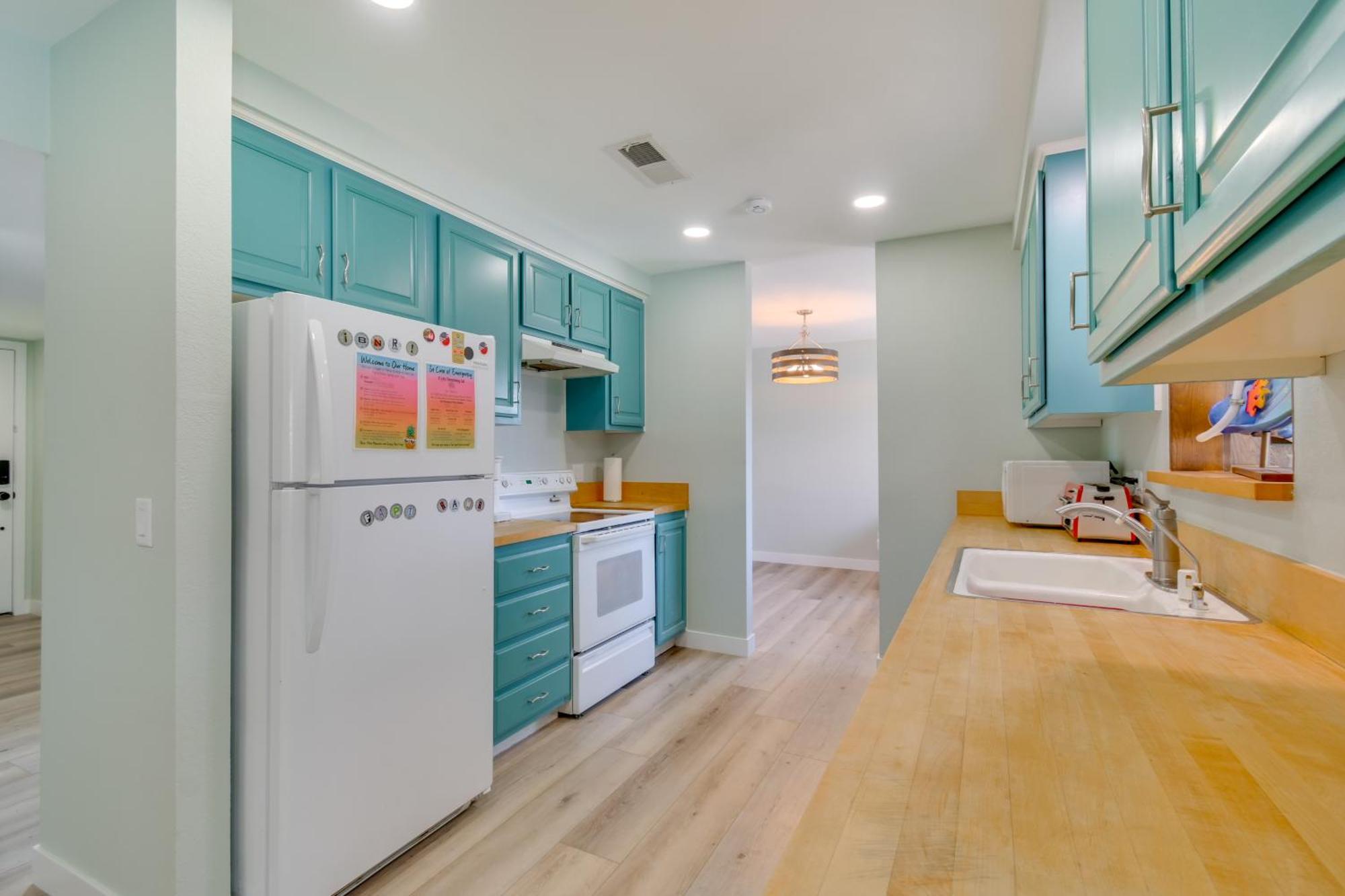 Holiday home Havasu Heated Pool, 1 Mi To And Town *
