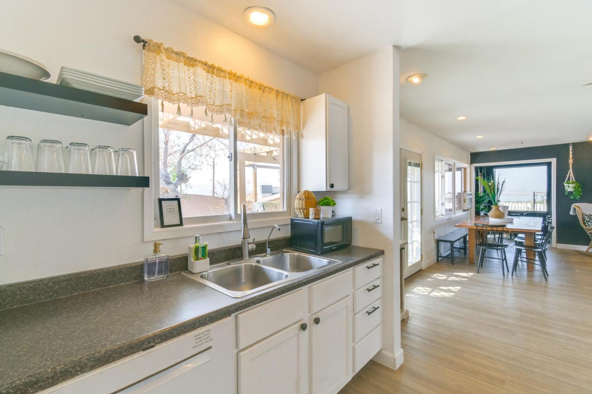 Water Views And Close To In Havasu Holiday home *