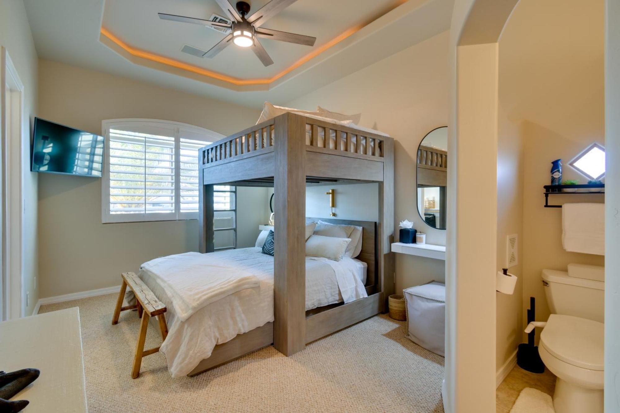 Luxe Havasu Getaway With Pool And Rooftop Deck Holiday home