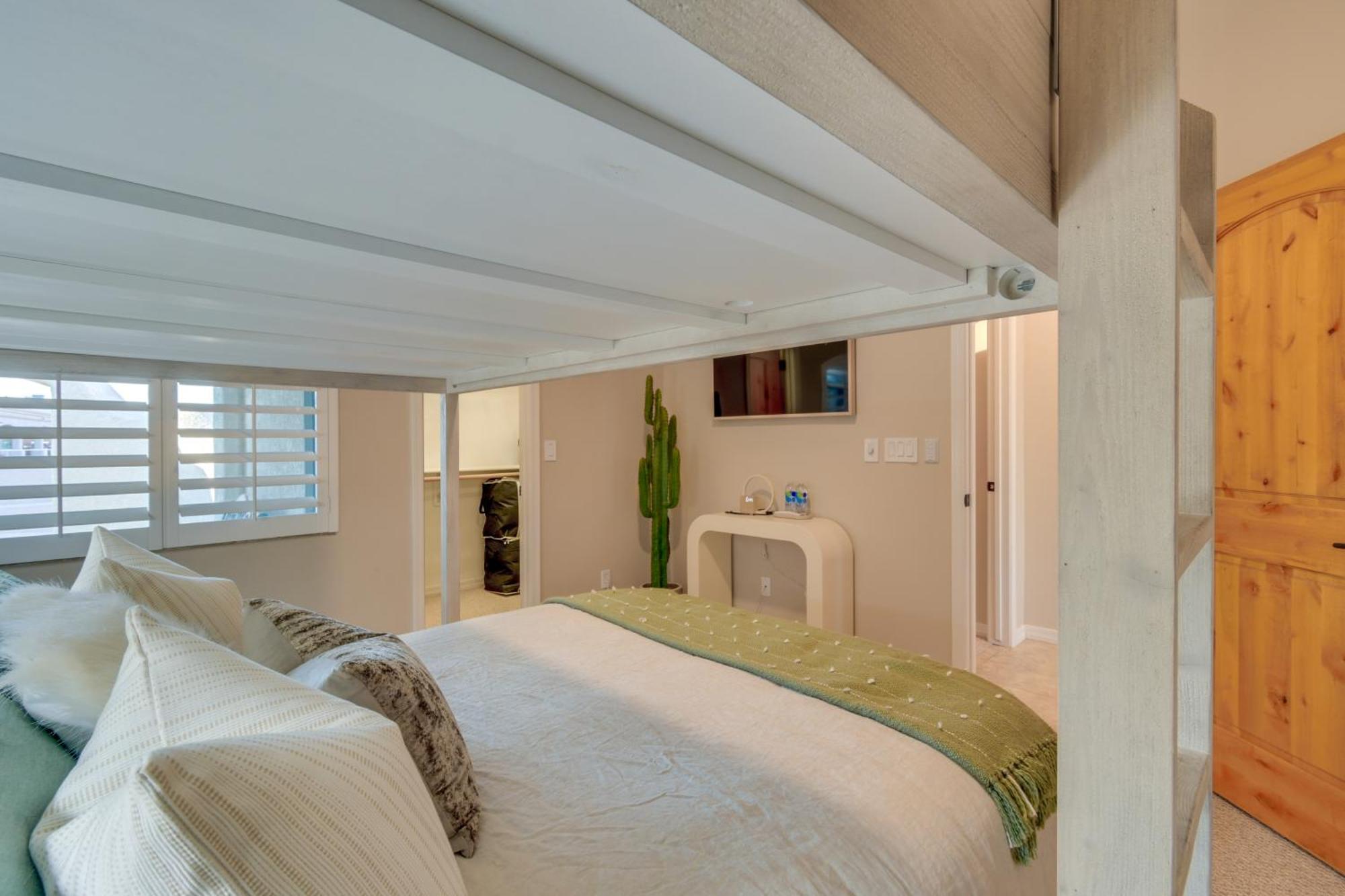 Holiday home Luxe Havasu Getaway With Pool And Rooftop Deck *