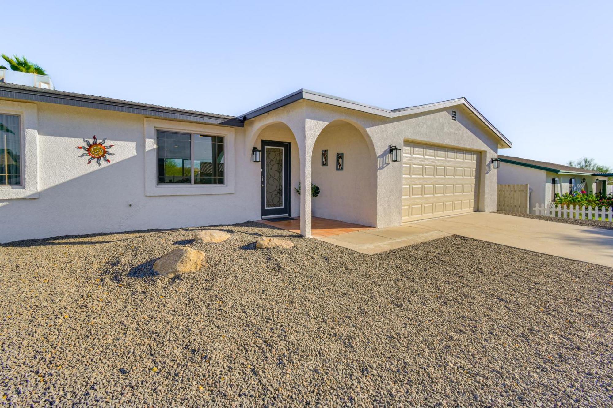 About 5 Mi To Havasu Family With Fenced Yard! Holiday home *