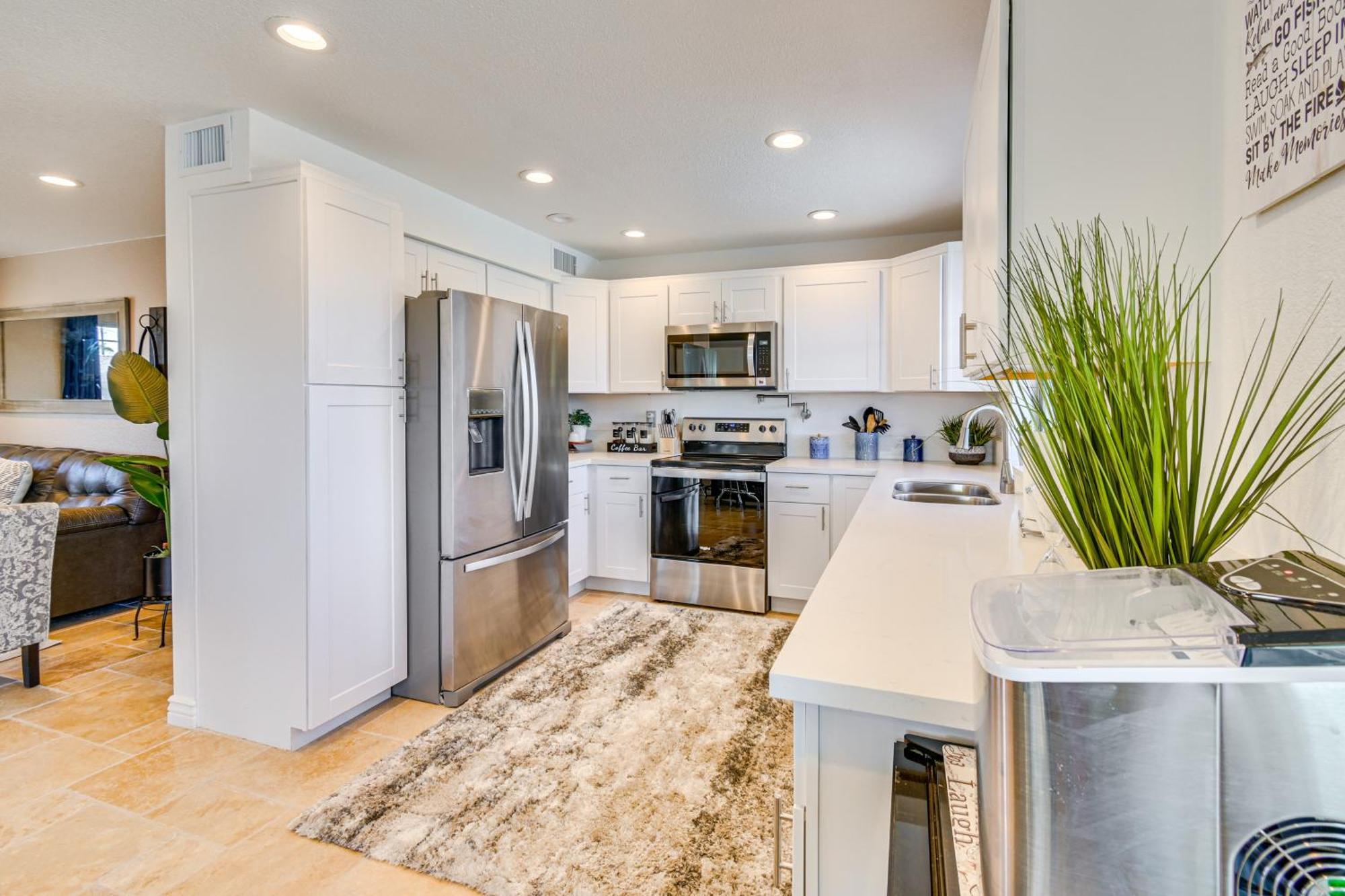 About 5 Mi To Havasu Family With Fenced Yard! * Lake Havasu City