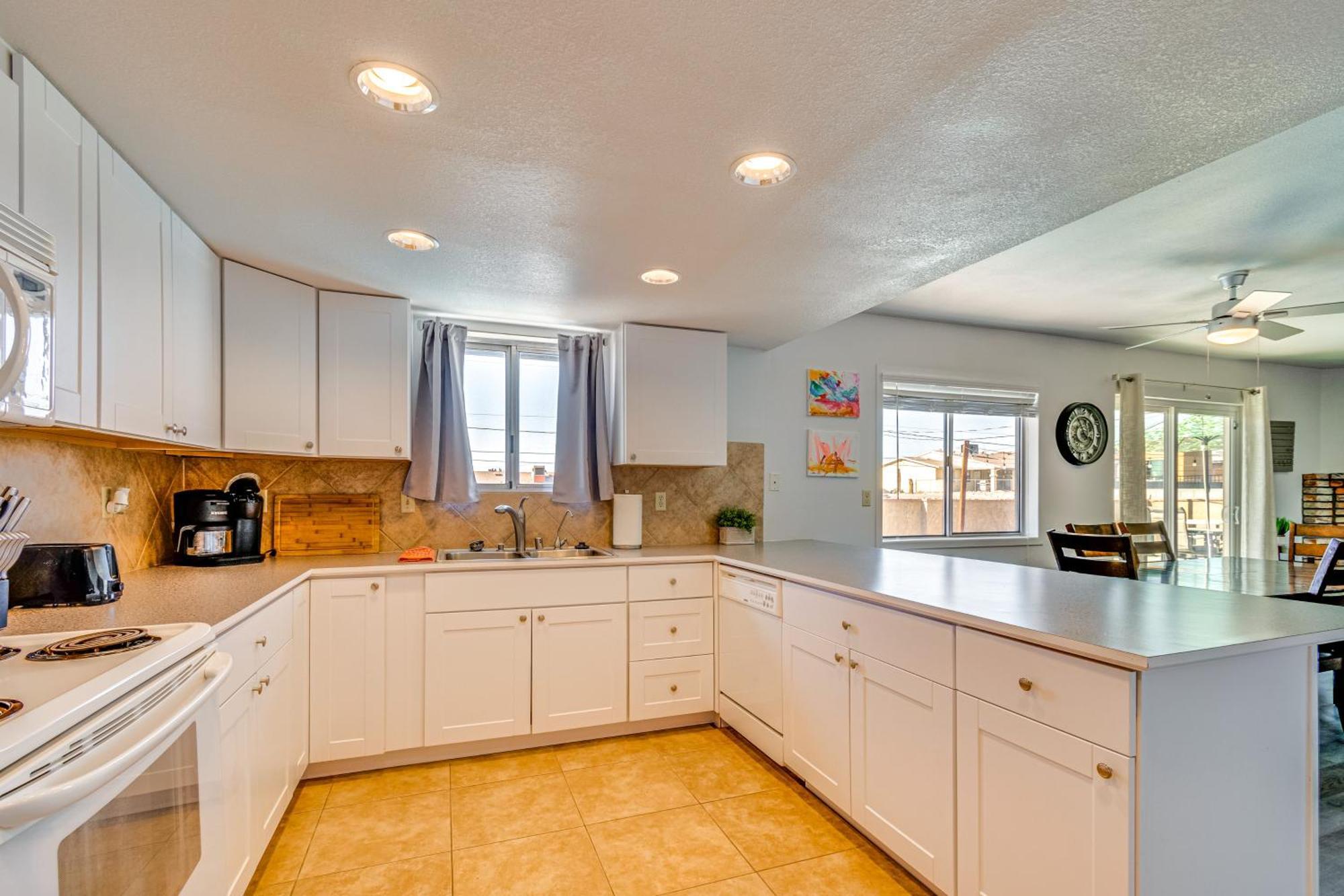 Pet-friendly 2 Mi To Havasu! Holiday home *