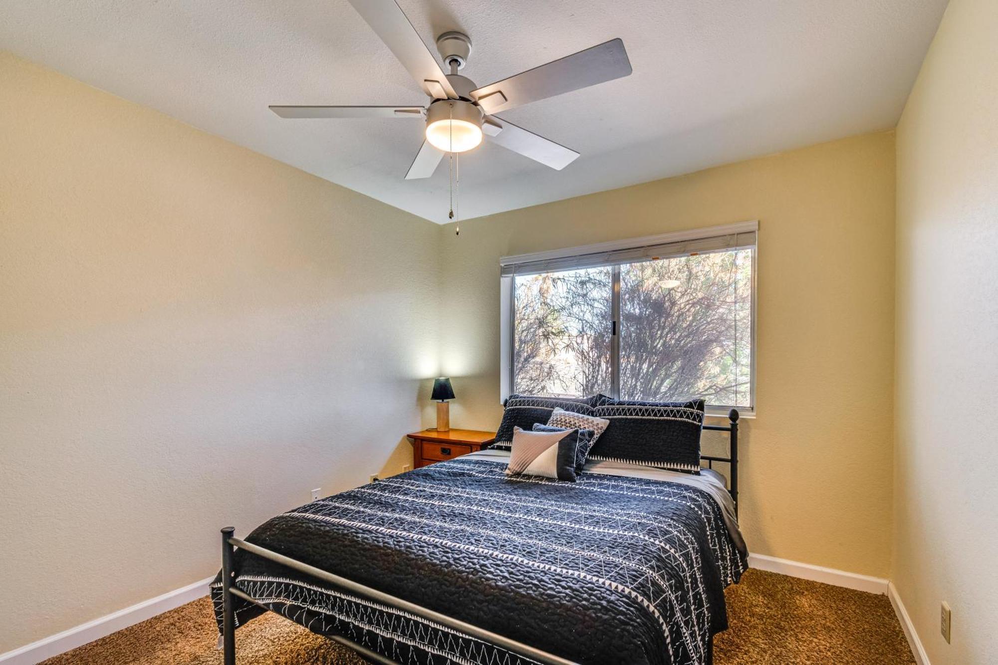 Pet-friendly 2 Mi To Havasu! Holiday home *
