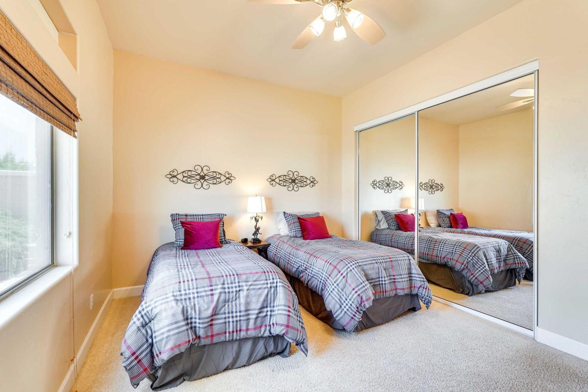 Havasu Vacation With Heated Pool!