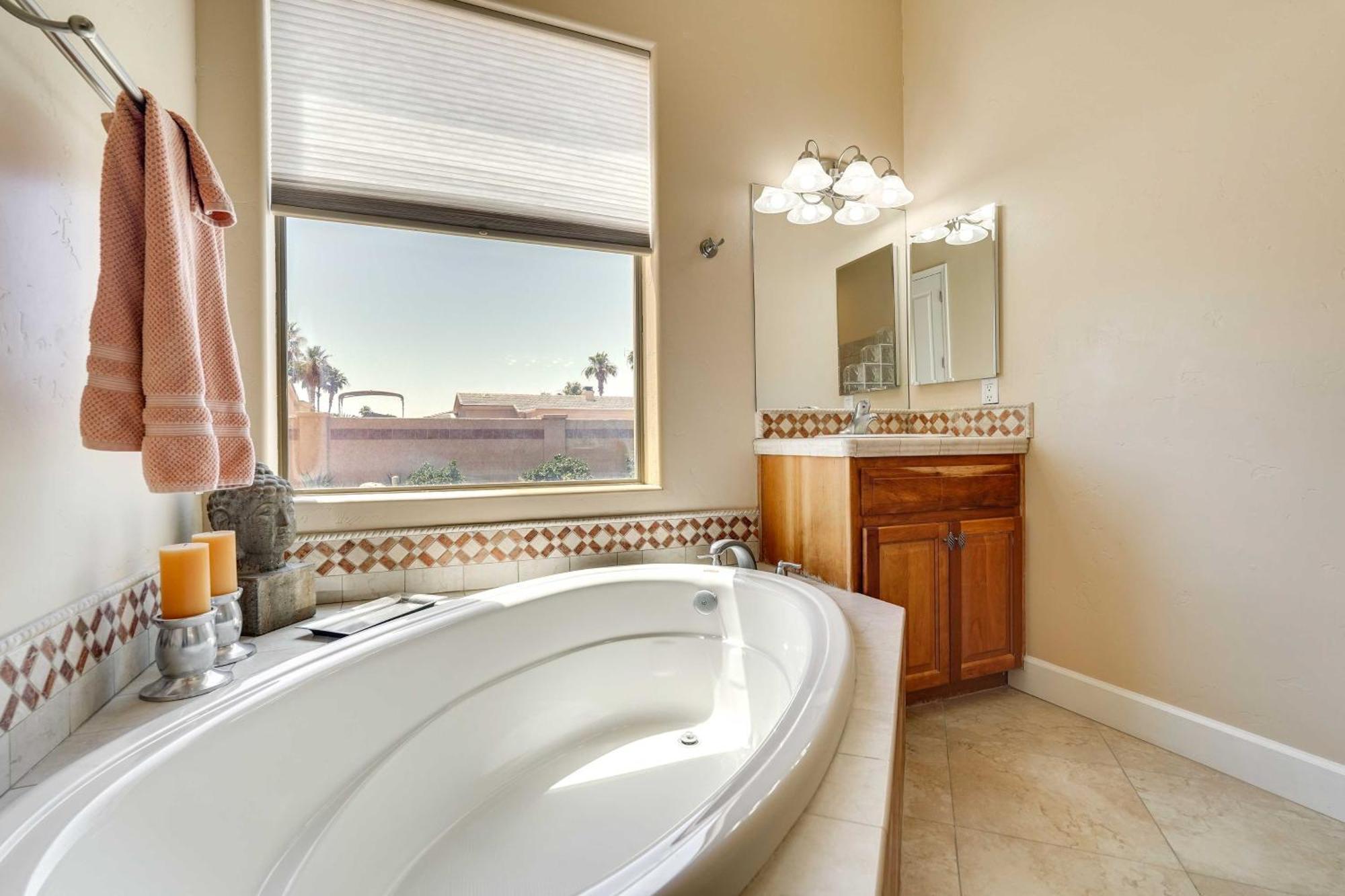 Havasu Vacation With Heated Pool! *
