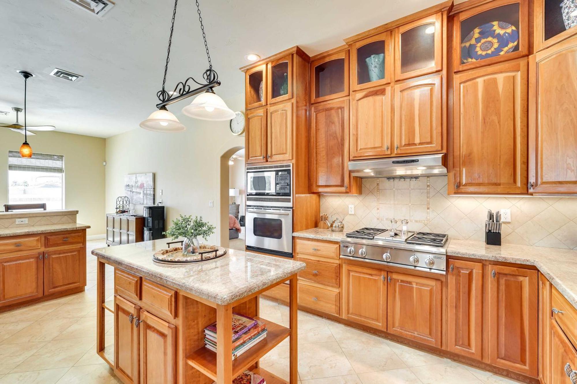 Havasu Vacation With Heated Pool! Holiday home *