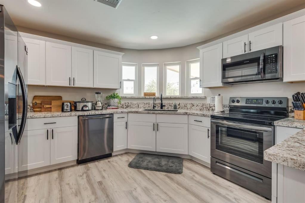 Holiday home Arrowhead- New Upscale Pool Oasis Havasu Haven Game Lake Havasu City