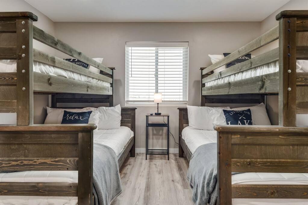 Arrowhead- New Upscale Pool Oasis Havasu Haven Game Holiday home *