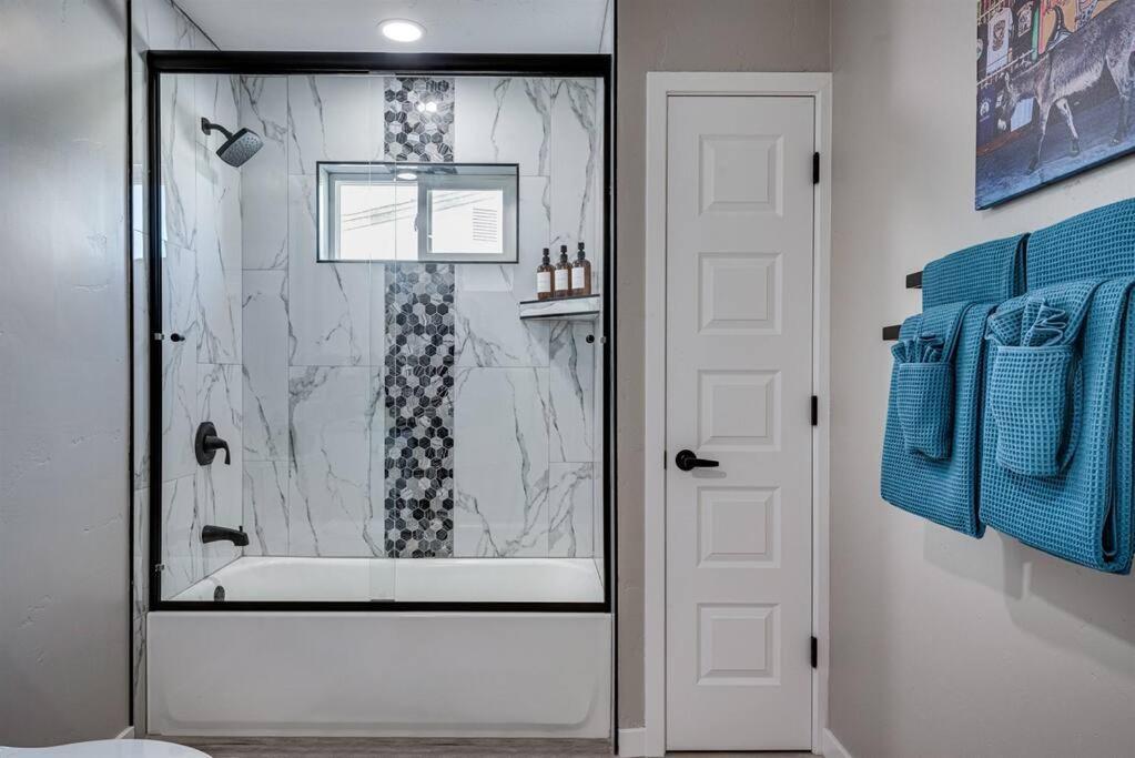 Arrowhead- New Upscale Pool Oasis Havasu Haven Game Holiday home Lake Havasu City