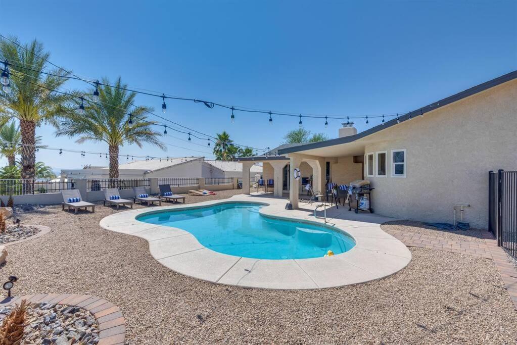 Arrowhead- New Upscale Pool Oasis Havasu Haven Game Holiday home