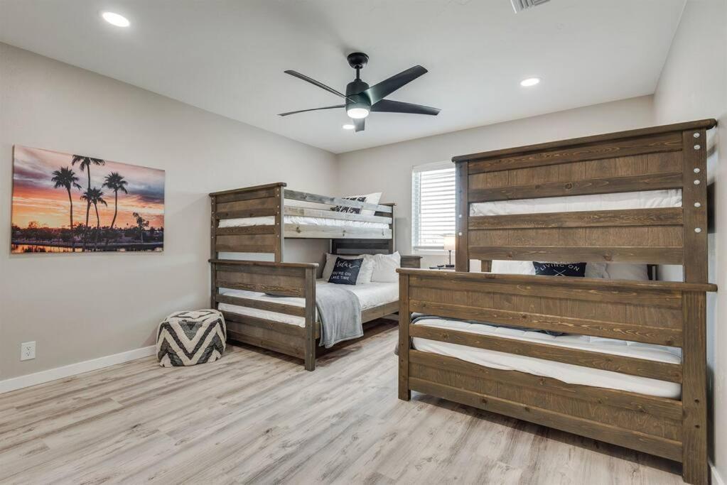 Arrowhead- New Upscale Pool Oasis Havasu Haven Game Holiday home Lake Havasu City