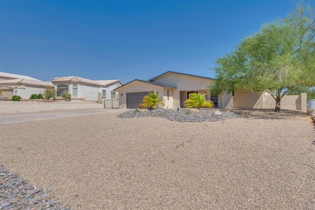 Arrowhead- New Upscale Pool Oasis Havasu Haven Game Holiday home