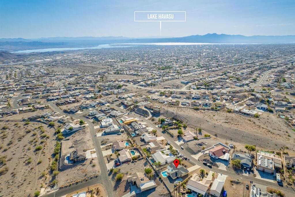 Arrowhead- New Upscale Pool Oasis Havasu Haven Game Holiday home *
