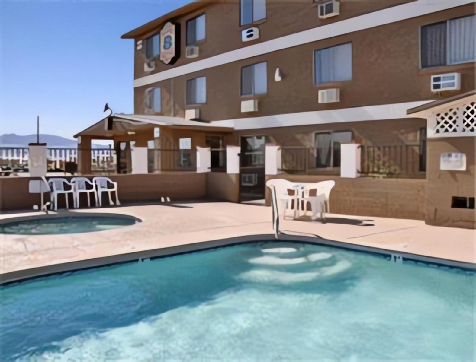 Super 8 By Wyndham Havasu Hotel 2*