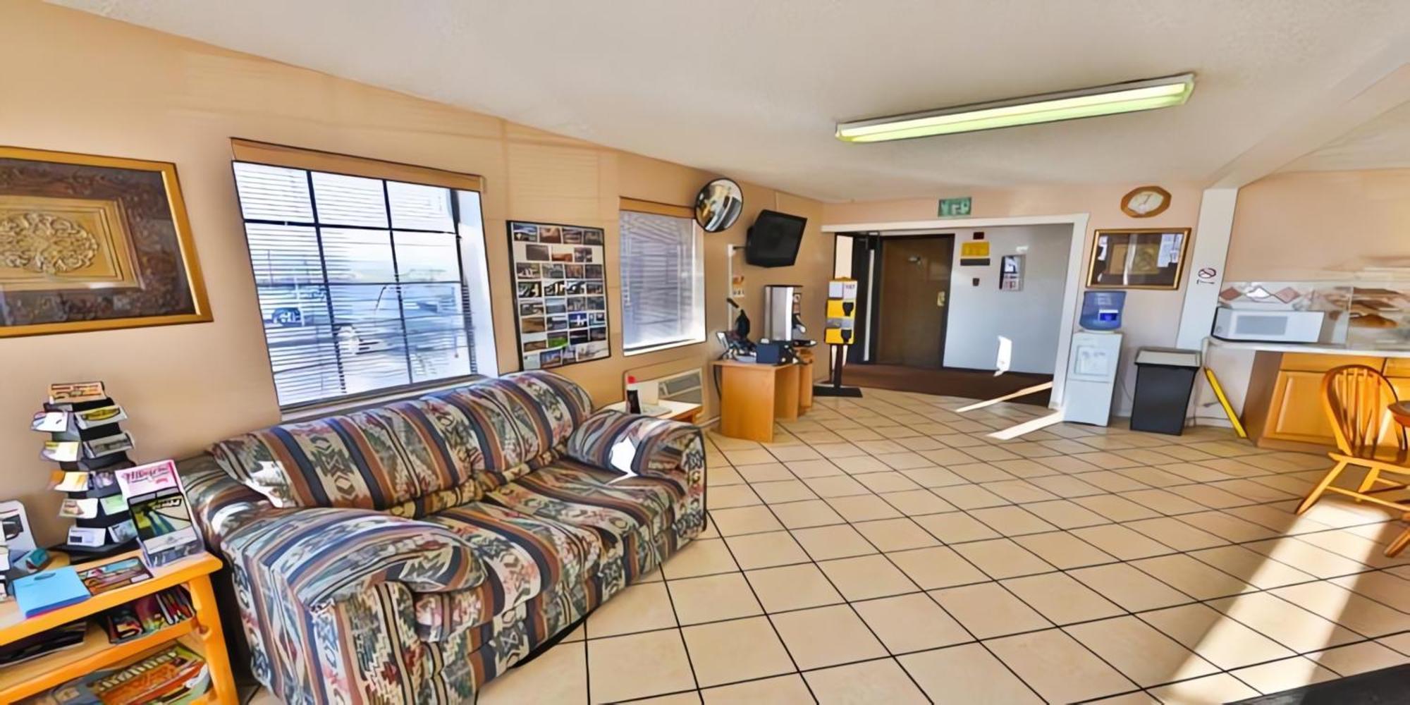 Super 8 By Wyndham Havasu 2*
