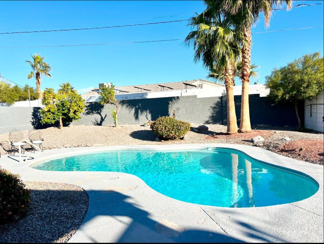 Spacious Getaway! Pool, Spa, Sleeps 9 Lake Havasu City
