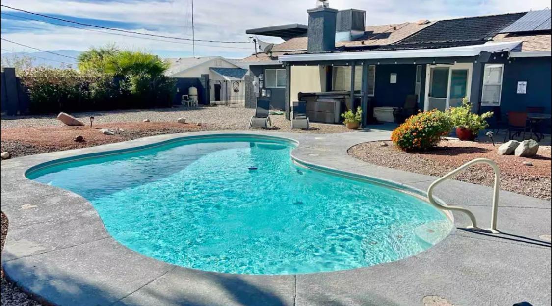 Spacious Getaway! Pool, Spa, Sleeps 9
