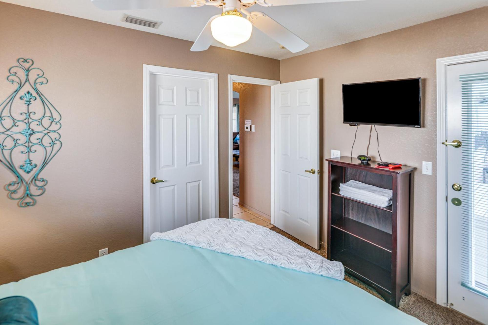 Pet-friendly Havasu With Pool And Hot Tub!