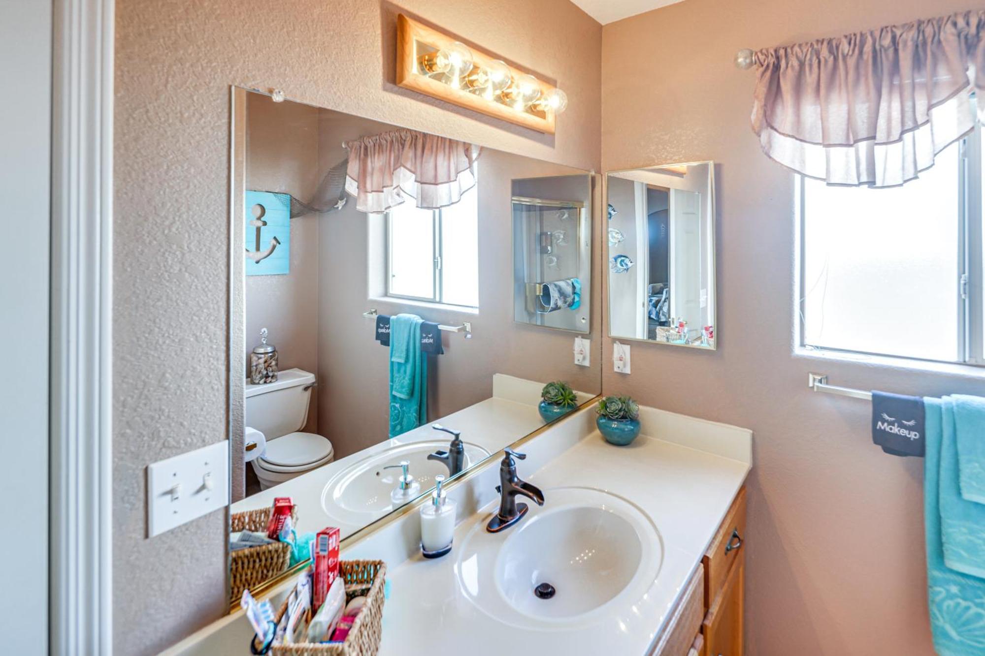 Pet-friendly Havasu With Pool And Hot Tub! Holiday home *