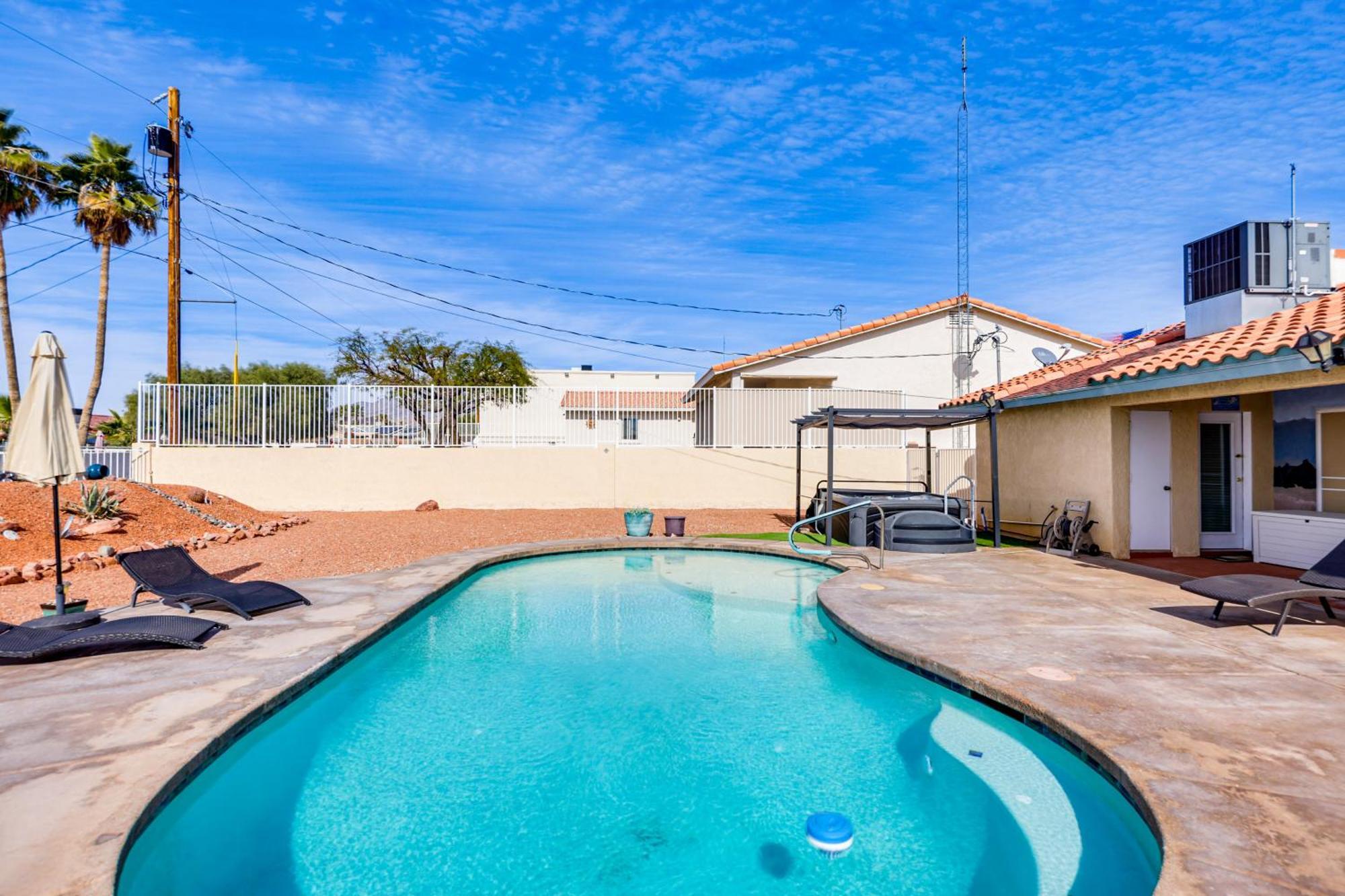 Pet-friendly Havasu With Pool And Hot Tub! Holiday home *