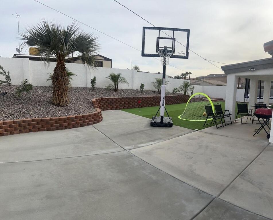 Newly Remodeled Family Friendly Near Lake Havasu City