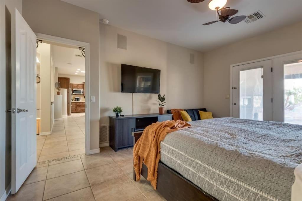 Holiday home Peruvian-4 Bed Desert Oasis -pool, Hot-tub &outdoor Kitchen *