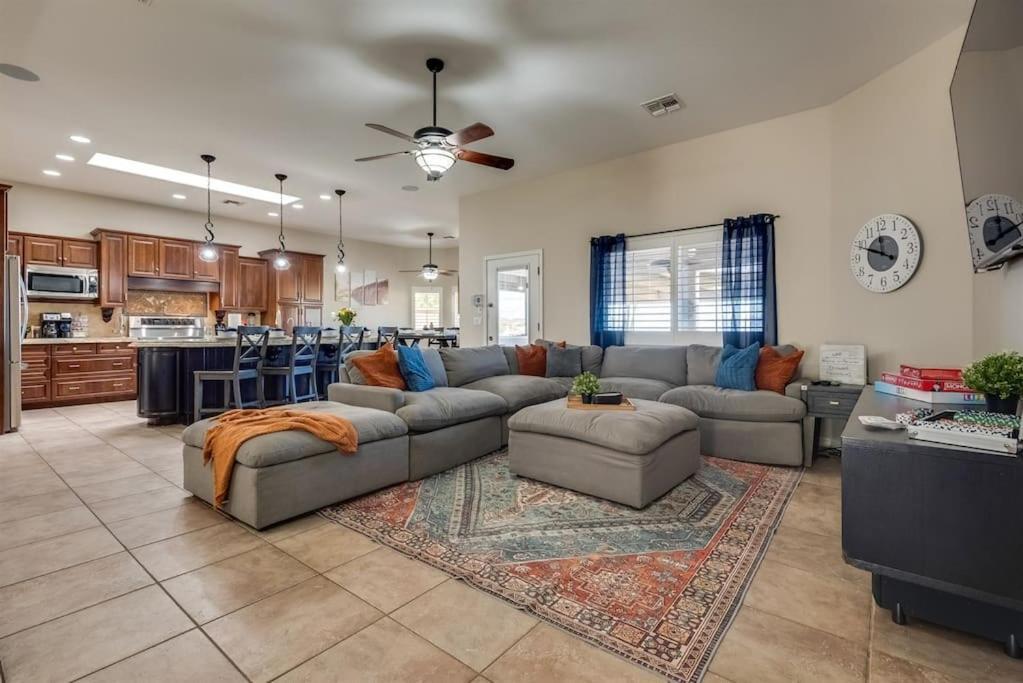Peruvian-4 Bed Desert Oasis -pool, Hot-tub &outdoor Kitchen * Lake Havasu City